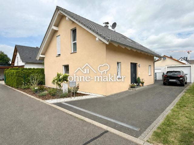 Von Privat: Modernes Einfamilienhaus in Borna