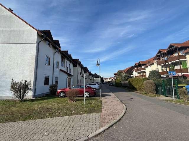 Von Privat neu renovierte Wohnung mit Tageslichtbad & Balkon