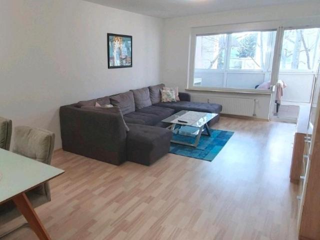 Von Privat Neuwertige 3 Zimmer Wohnung mit Tiefgaragenstellplatz