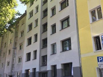 Von Privat: Attraktives MFH in Düsseldorf umfassend modernisiert Effizienzhaus 70, 17 Einheiten