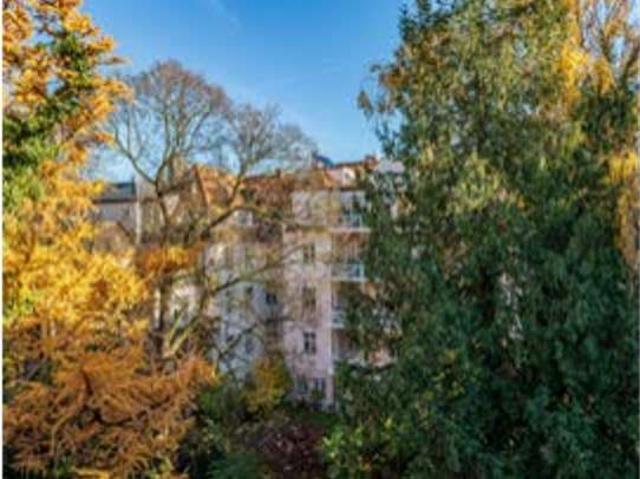 Von Privat: Dachgeschosswohnung in Bogenhausen Herzogpark Bitte keine Makleranfragen