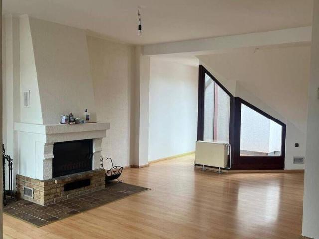 Von Privat: exklusives, sonniges, helles, ruhiges 98 m² DG