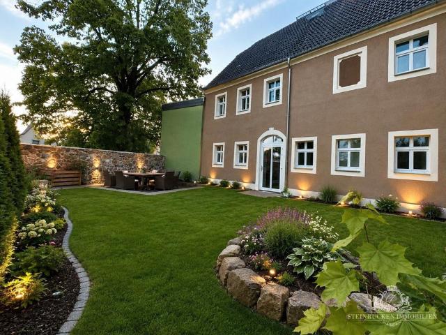 VON PRIVAT EINFAMILIENHAUS IN ZENRALER LAGE MIT GARTEN