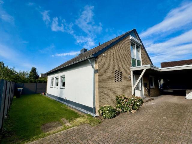 Von Privat. Einfamilienhaus mit 170qm und schönem Außenbereich