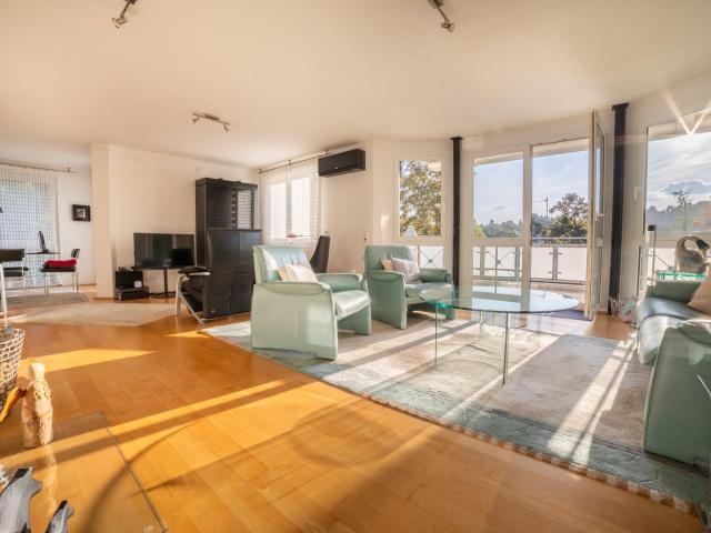 Von privat: Elegante 3,5 Zimmer Wohnung am Kurpark – Aufzug direkt in die Wohnung
