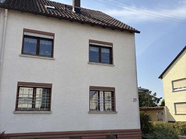 Von Privat! Frankfurt Goldstein: Haus mit Potential auf Erbpacht Grundstück m. Garage & Stellplätzen