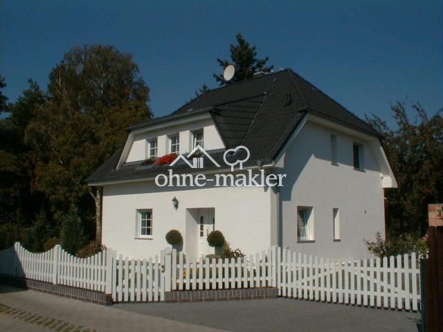 von Privat! Freistehendes EFH im grünen, ideal für eine Familie, inkl. Garage, zu vermieten