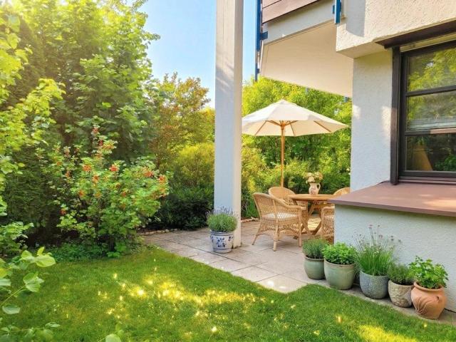 Von privat: Gepflegte 2 Zi EG Wohnung mit Privatgarten