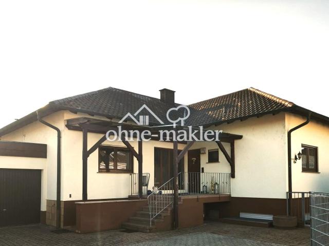 von Privat! Gepflegtes Einfamilienhaus Bungalow mit Einliegerwohnung, Garage und Sonnengarten