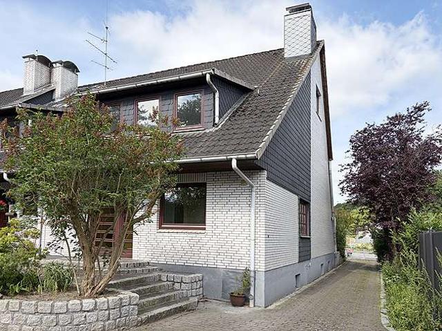 von privat: Gepflegtes Reihenendhaus mit großem Platzangebot in Waldenau / Pinneberg