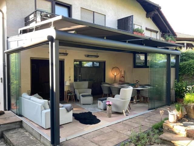 Von privat: große Doppelhaushälfte mit mediterranem Flair