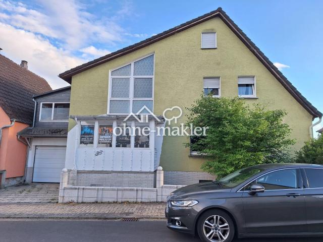 von Privat Großes Einfamilienhaus/Zweifamilienhaus mit Garten, Terrassen und Wintergarten