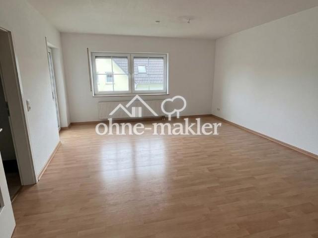 von privat: Helle, ruhige Balkon Wohnung 3 Zimmer, neue Wärmepumpe