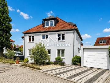 VON PRIVAT: Hochwertige DHH mit Wintergarten in begehrter Familienlage