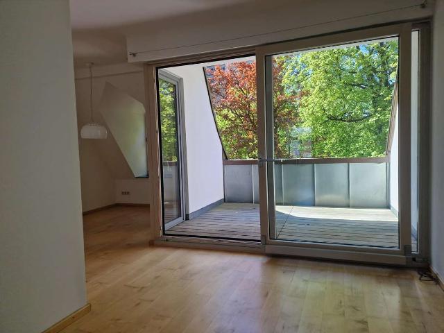 von Privat: Idyllische Dachgeschosswohnung in Obergiesing