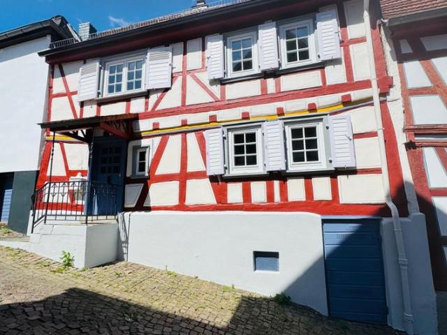 Von privat: Idyllisches Fachwerkhaus in Idsteiner Altstadt