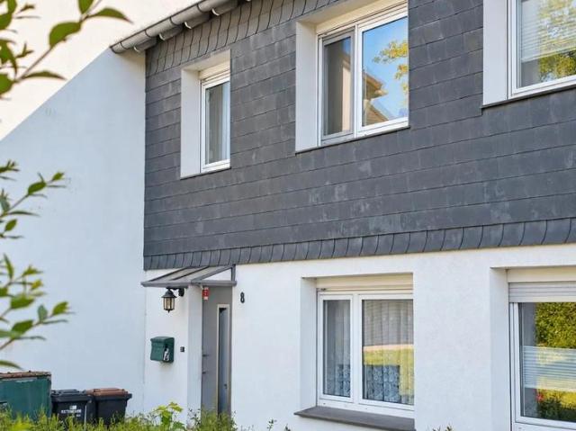 Von privat: Reihenmittelhaus mit Garten und Stellplatz in Haan