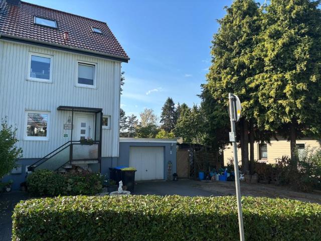 Von Privat! Reihenendhaus mit 6 Zimmern, großem Garten, Garage