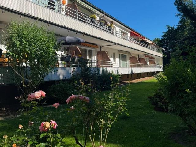 Von privat! Schöne 2,5 Zimmer Wohnung mit Balkon, Keller, Stellplatz
