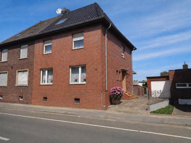 Von PRIVAT Schiefbahn: DHH auf 755qm incl. 100qm Halle + Bauland