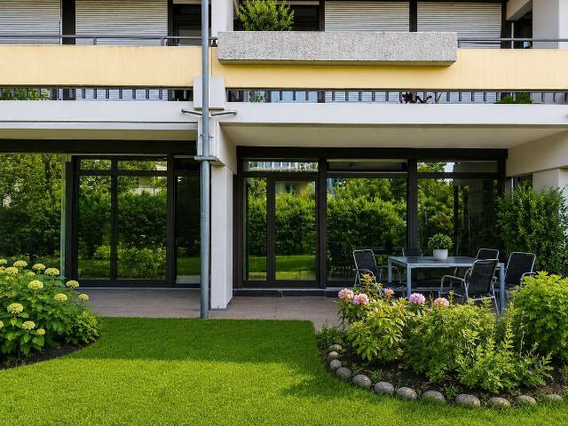 Von Privat: Voll sanierte 2 Zimmer Whg. mit 2 großen Terrassen
