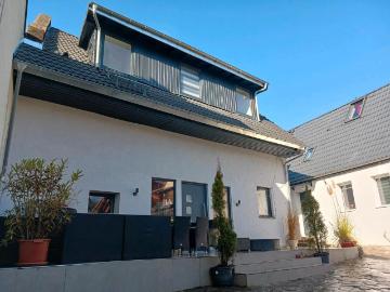 von Privat Zwei Einfamilienhäuser auf ein Grundstück