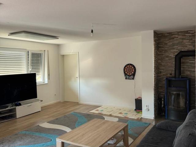 Von PRIVAT 3,5 Zimmerwohnung im 1. Obergeschoss