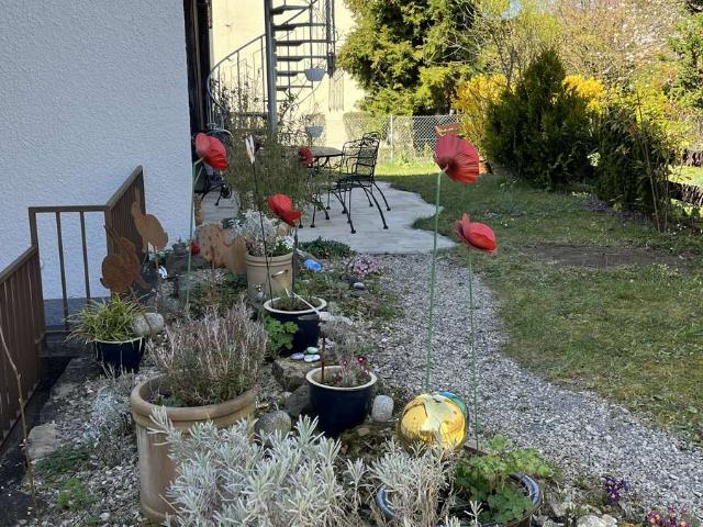 Von Privat ! 4,5 Zi mit Hausfeeling_Balkon/Garten für Hund/Katz + 33qm Arbeits /Hobbyraum