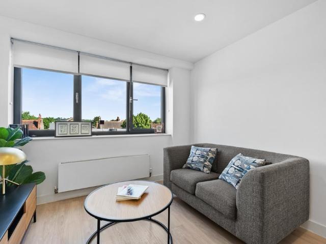 Vonder Bedford, St. Peters Street MK40 1 bed apartment to rent £1,120 pcm £258 pw