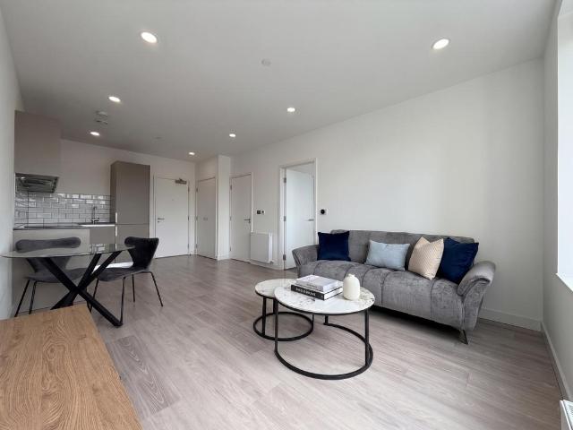 Vonder Bracknell, Market Street RG12 1 bed flat to rent £1,295 pcm £299 pw