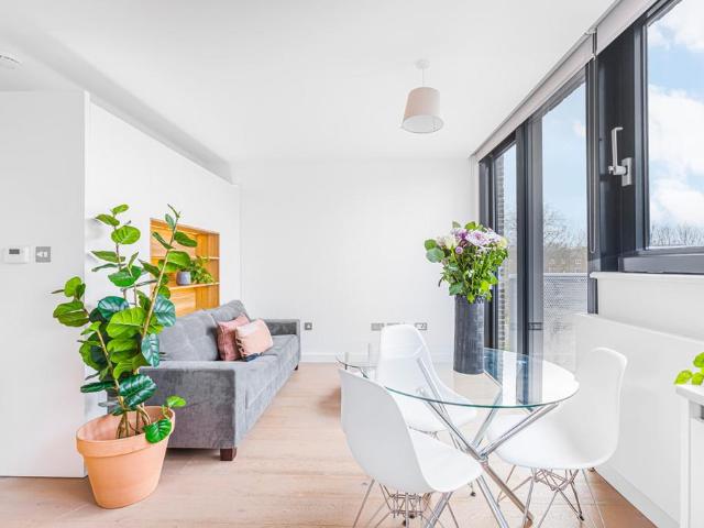 Vonder Hill, 17 Highgate Hill N19 1 bed flat to rent £2,350 pcm £542 pw