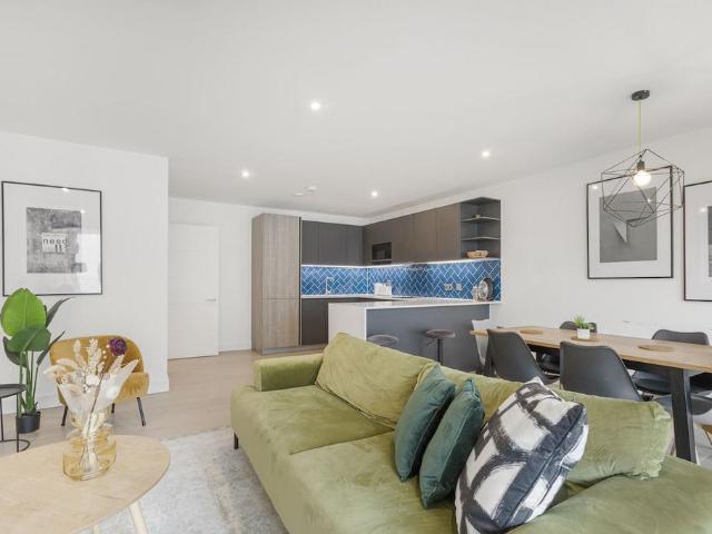 Vonder Shoreditch, Cremer Street E2 3 bed apartment to rent £4,825 pcm £1,113 pw