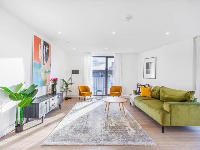 Vonder Shoreditch, Cremer Street E2 3 bed apartment to rent £4,825 pcm £1,113 pw