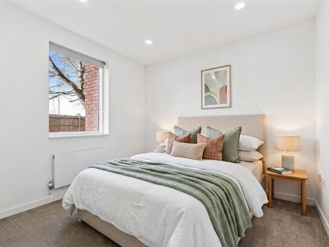 Vonder Stevenage, Gates Way SG1 1 bed apartment to rent £1,360 pcm £314 pw