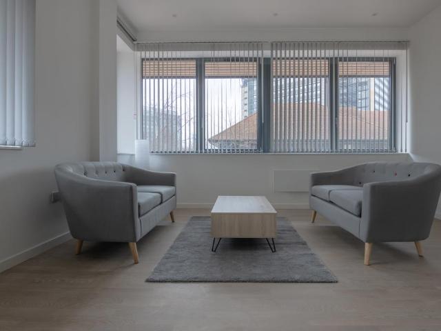 Vonder Village, Riverbank Way TW8 1 bed flat to rent £1,725 pcm £398 pw