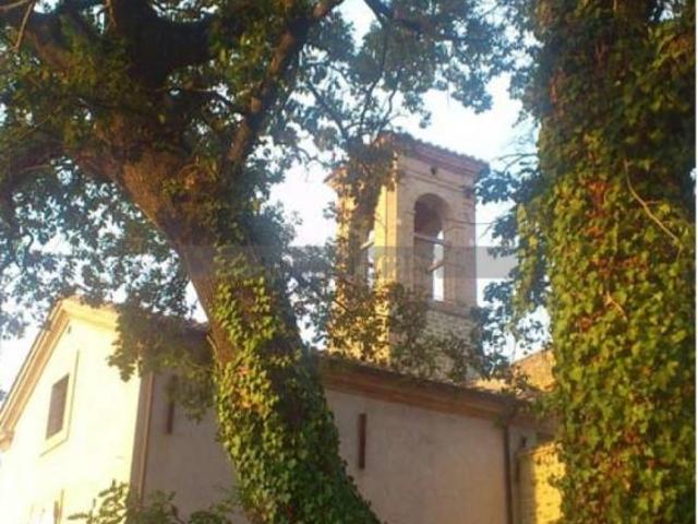 Vocabolo Casella 74b 5 vani 600mq