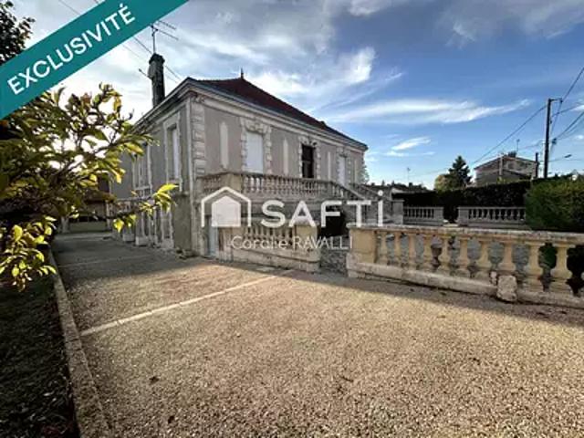 Voeuil et Giget 16400 Achat / Vente maison 8 pièces t8 parking