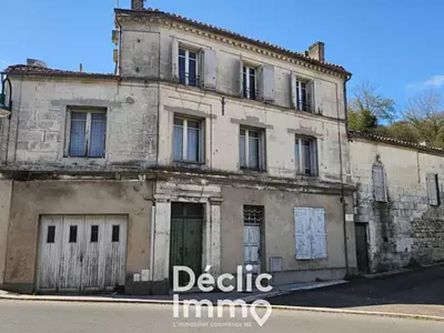 Voeuil et Giget 16400 Achat / Vente maison 8 pièces t8 terrasse