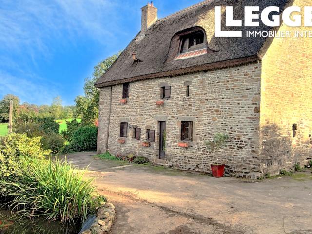 Voici une chaumiere spectaculaire dans la campagne normande avec des vues panoramiques époustouflantes