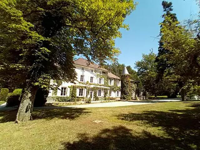 Voiron 38500 Achat / Vente maison 20 pièces t20 au dernier étage