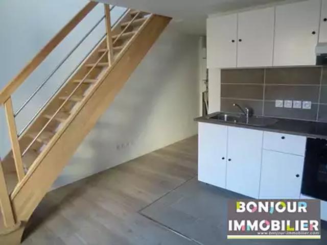 Voiron 38500 Location appartement 2 pièces t2 au dernier étage