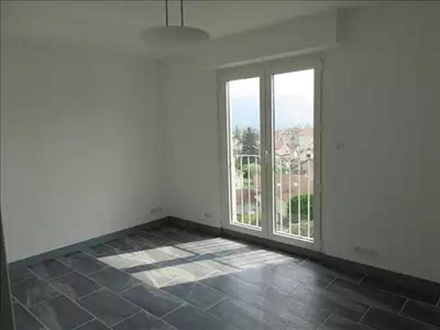 Voiron 38500 Location appartement 2 pièces t2 au dernier étage cave