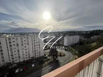 Voiron 38500 Location appartement 4 pièces t4 au dernier étage parking