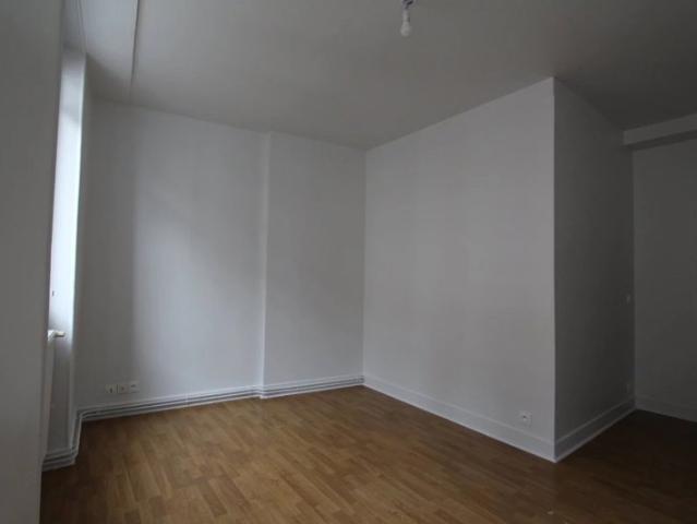 VOIRON CENTRE T2 A LOUER