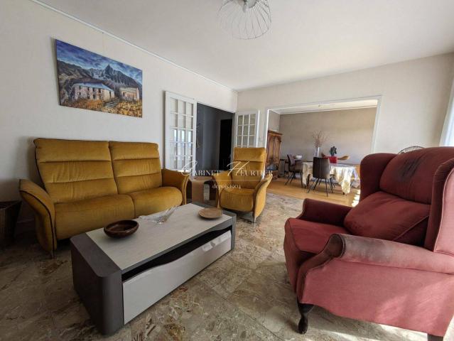 VOIRON APPARTEMENT T5 MEUBLE