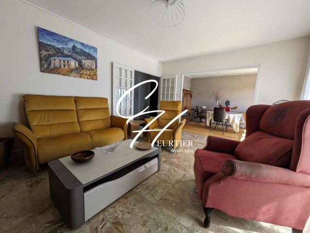 VOIRON APPARTEMENT T5 MEUBLE