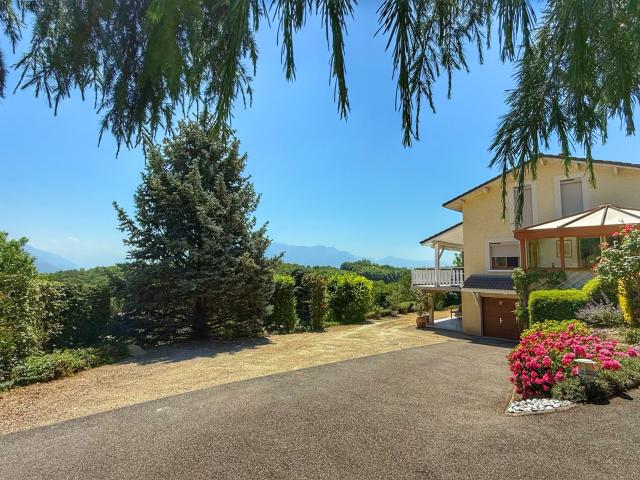 VOIRON, Maison