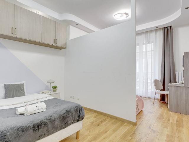 Voltaire Suite: Opulence in the heart of Paris, Paris Amsterdam Apartments for Rent