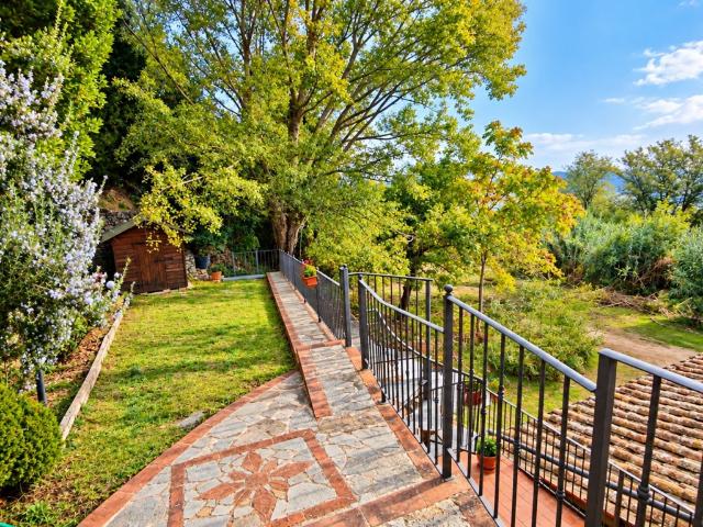 Volterra: vendesi appartamento con 2 camere nella periferia 96m² Volterra