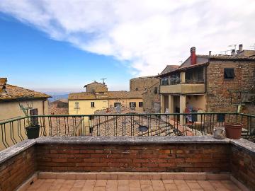 Volterra: vendesi bellissimo appartamento con 3 camere e ter. 135m² Volterra